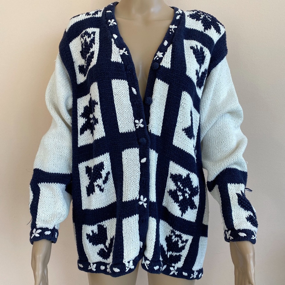 Eagles Eye Women's M Blue Button Front V Cardigan